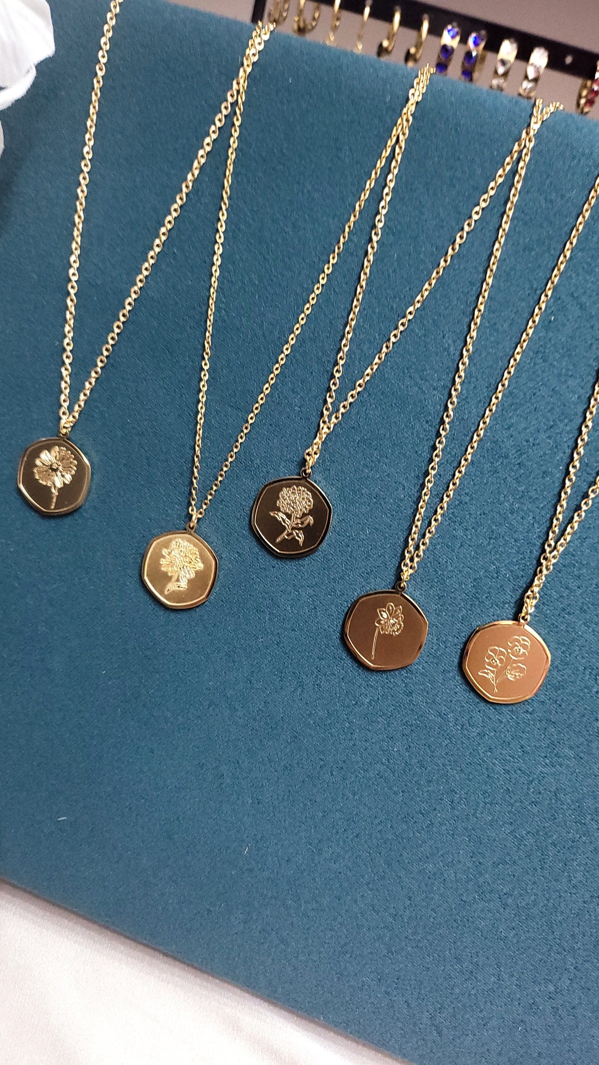 NORA MARIE - EXCLUSIVE - Hijab Queens - Meaningful Extra Long Scarf Hexagon pendant Necklace Jewellery - Floral Brushed Carved Design Birthday Graduation Gift - Blossom
