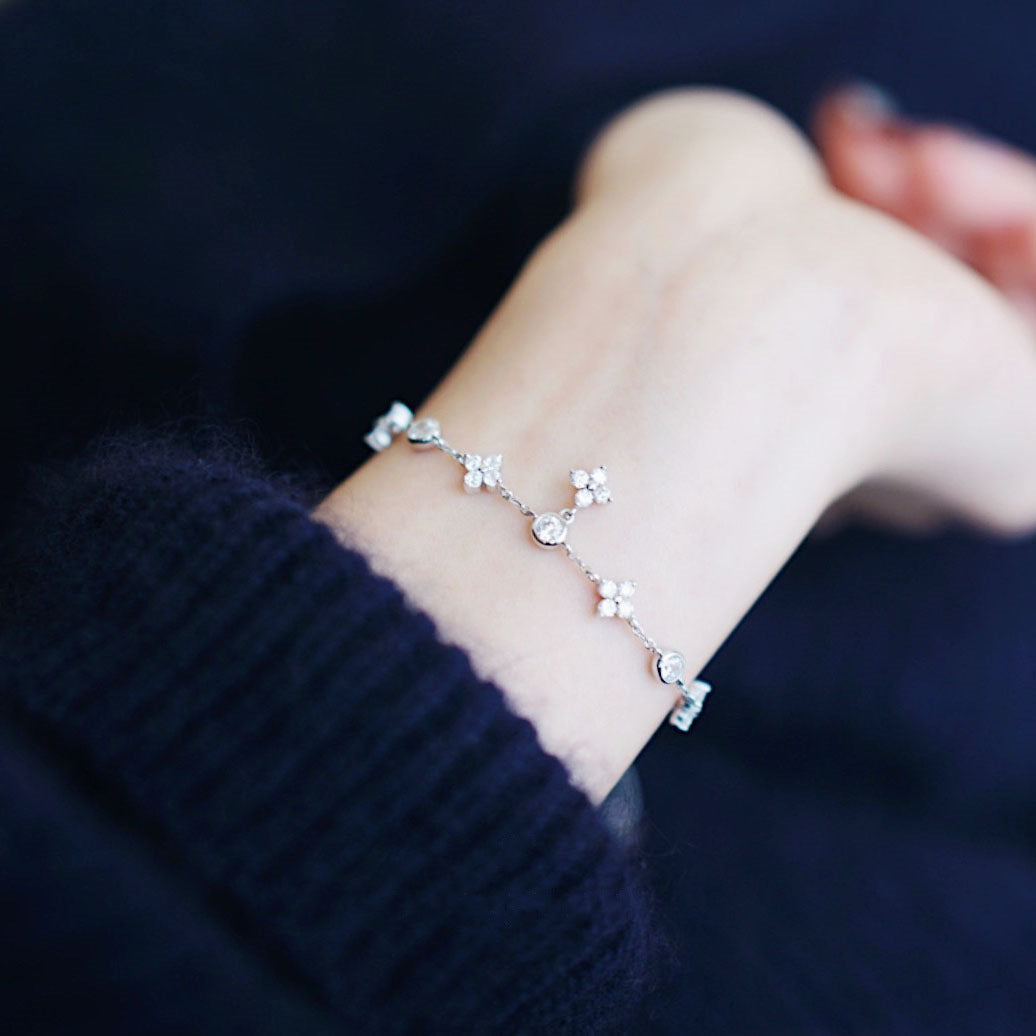Aurora Bracelet 13cm to 19cm - Sterling Silver Floral Clover Cubic Zirconia Adjustable pull Chain