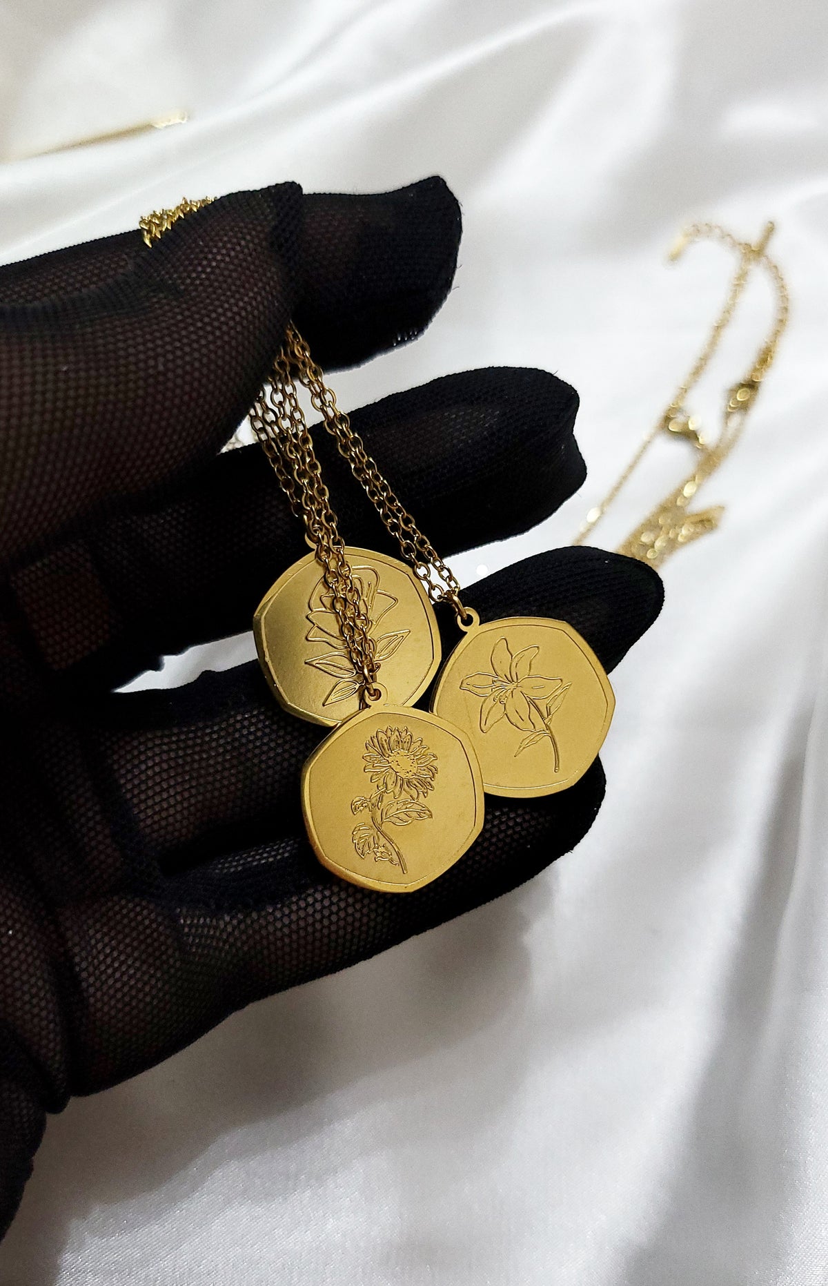 NORA MARIE - EXCLUSIVE - Hijab Queens - Meaningful Extra Long Scarf Hexagon pendant Necklace Jewellery - Floral Brushed Carved Design Birthday Graduation Gift - Blossom