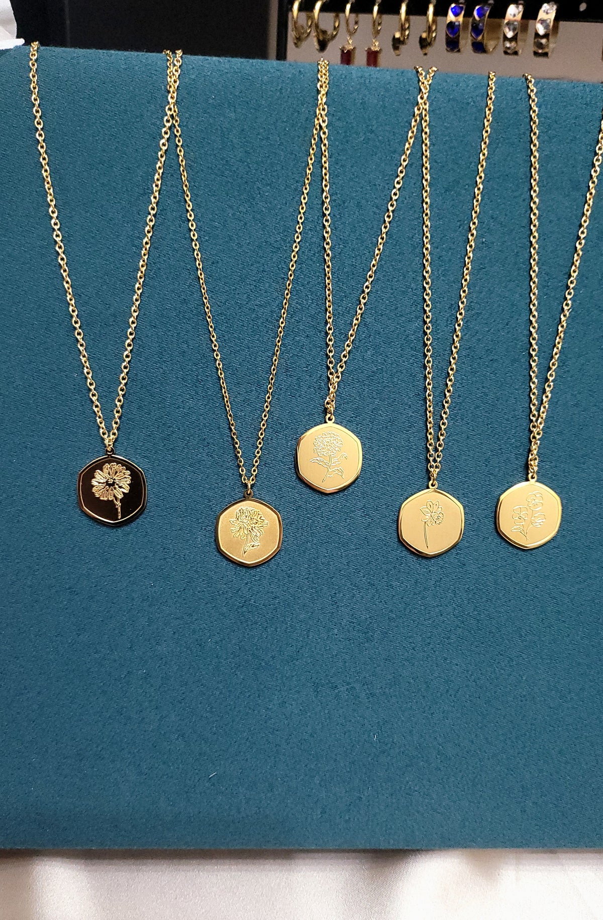 NORA MARIE - EXCLUSIVE - Hijab Queens - Meaningful Extra Long Scarf Hexagon pendant Necklace Jewellery - Floral Brushed Carved Design Birthday Graduation Gift  - Blossom